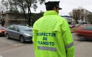 Esilegalretenercarnetporunamultadetransito